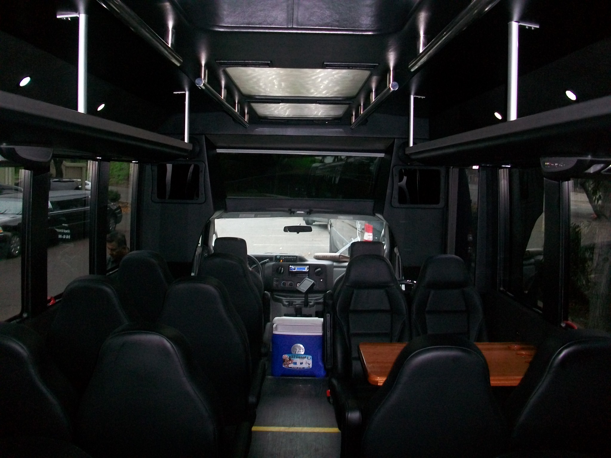 Exquisite Shuttle Bus for Group Trips